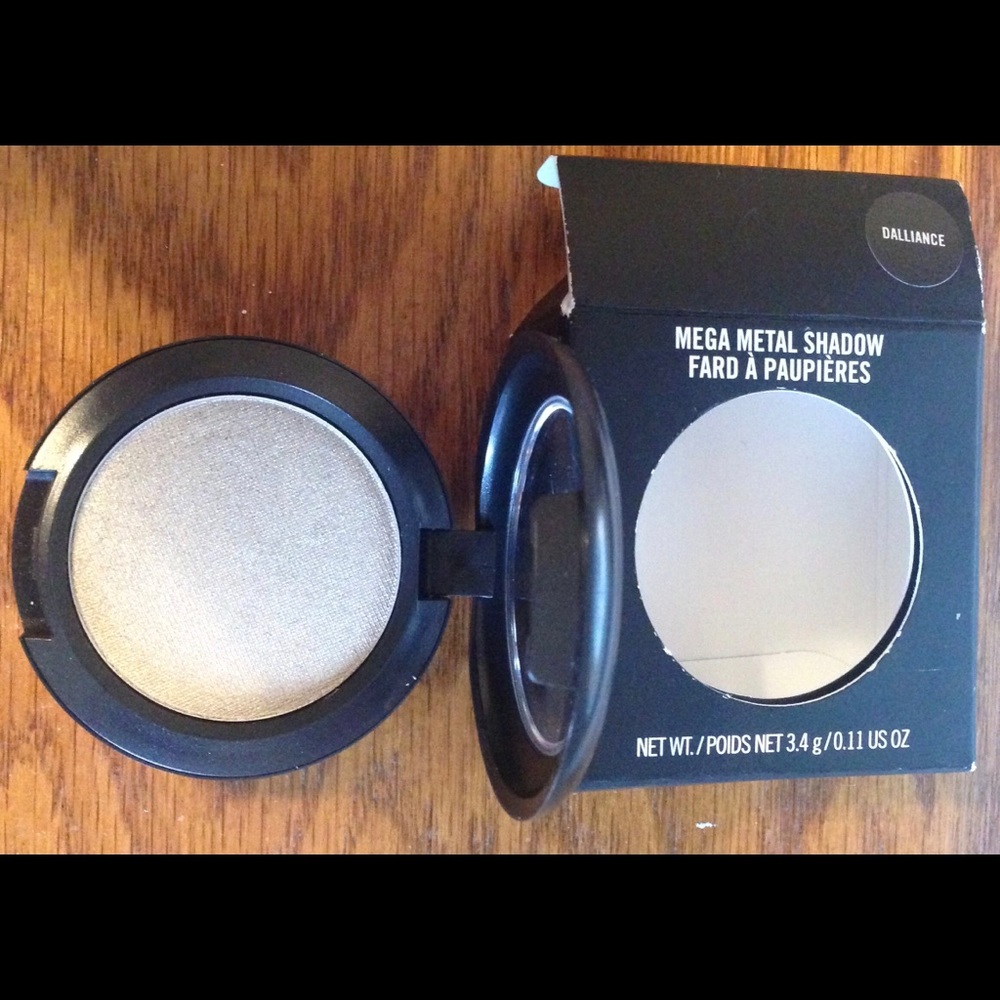 - Mac cosmetics Dalliance